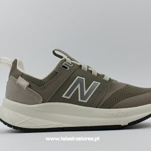 Sapatilha New Balance-UA900DC2