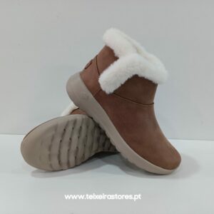 B. Skechers S- 144013-CSNT